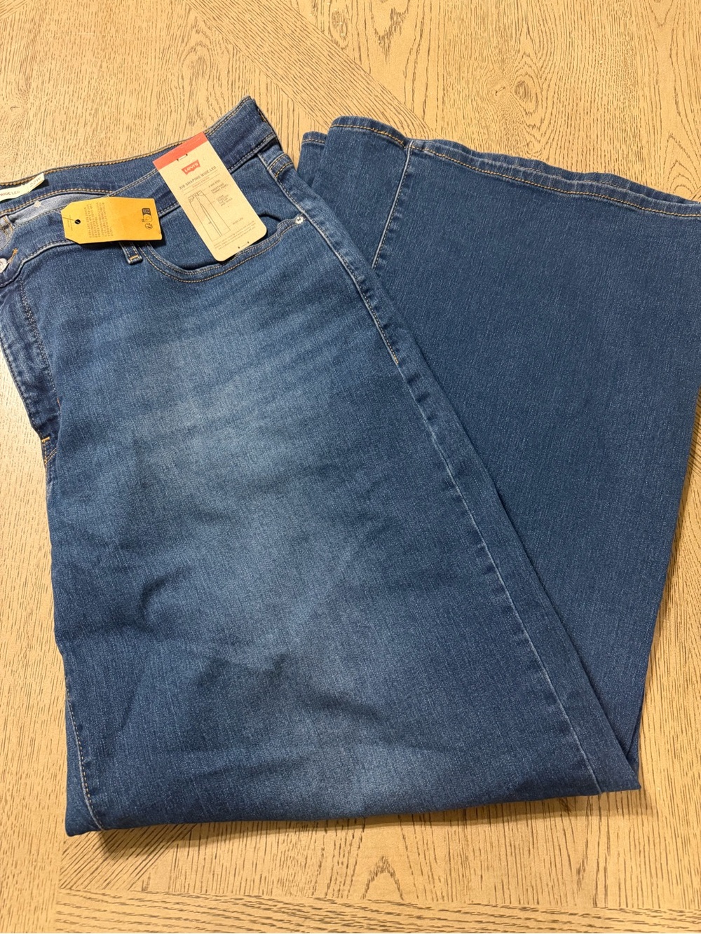 Levis 318 wide shaping jeans size 22W